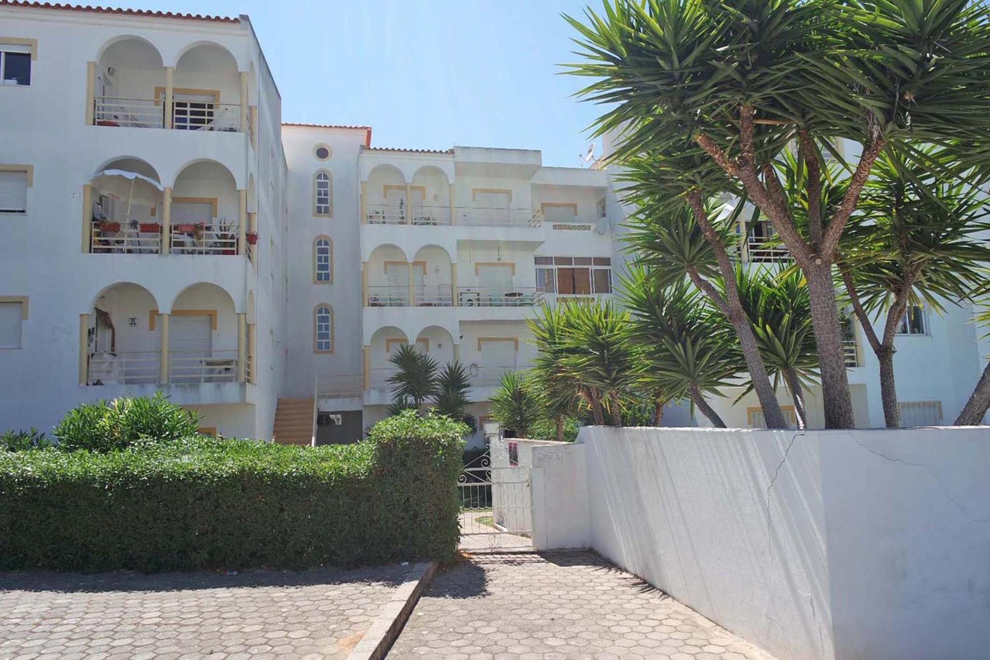 A10 - Silence Ground-Floor And Pool Apartment Lagos Bagian luar foto